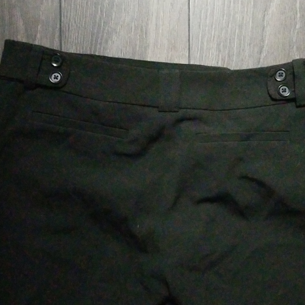 Capris - Picture 3 of 4